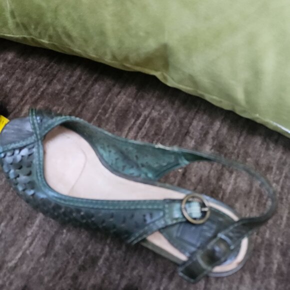 Frye Maya Slingbacks - Picture 4 of 6